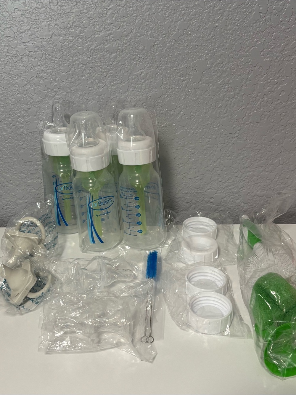 Dr. Brown's Baby Feeding Bottles - Set of 4 (5oz) plus extras